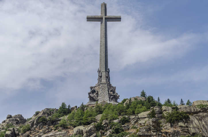 100 - Comunidad de Madrid - San Lorenzo del Escorial - Valle de Los Caidos - cruz